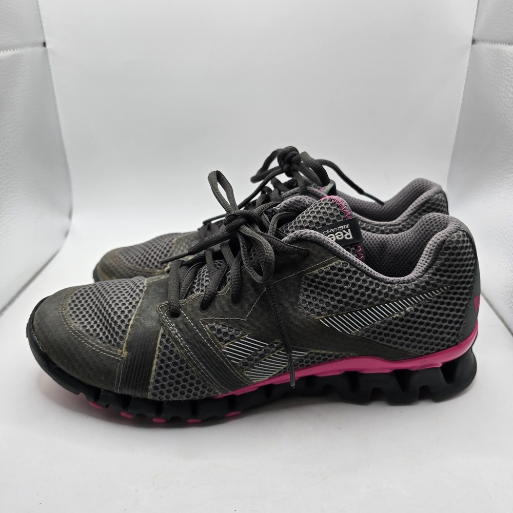 Reebok Woman's Size 8 ZigWild Tr 5.0 Running Shoe Grey Pink